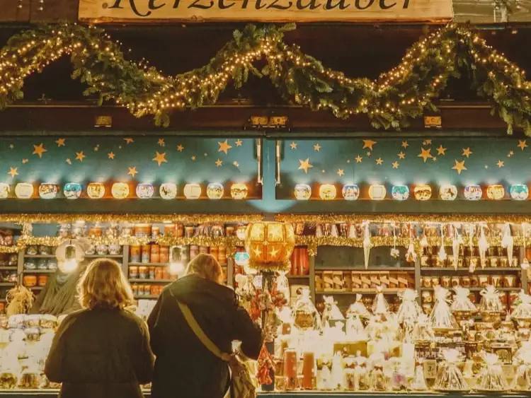 Munich 3 (canva Carré)