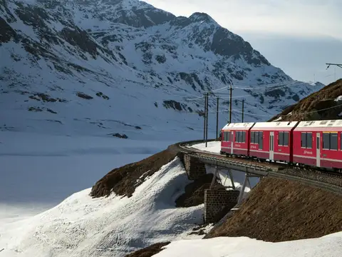Switzerland : 12 day scenic train rides, mountains, lakes and chocolate
